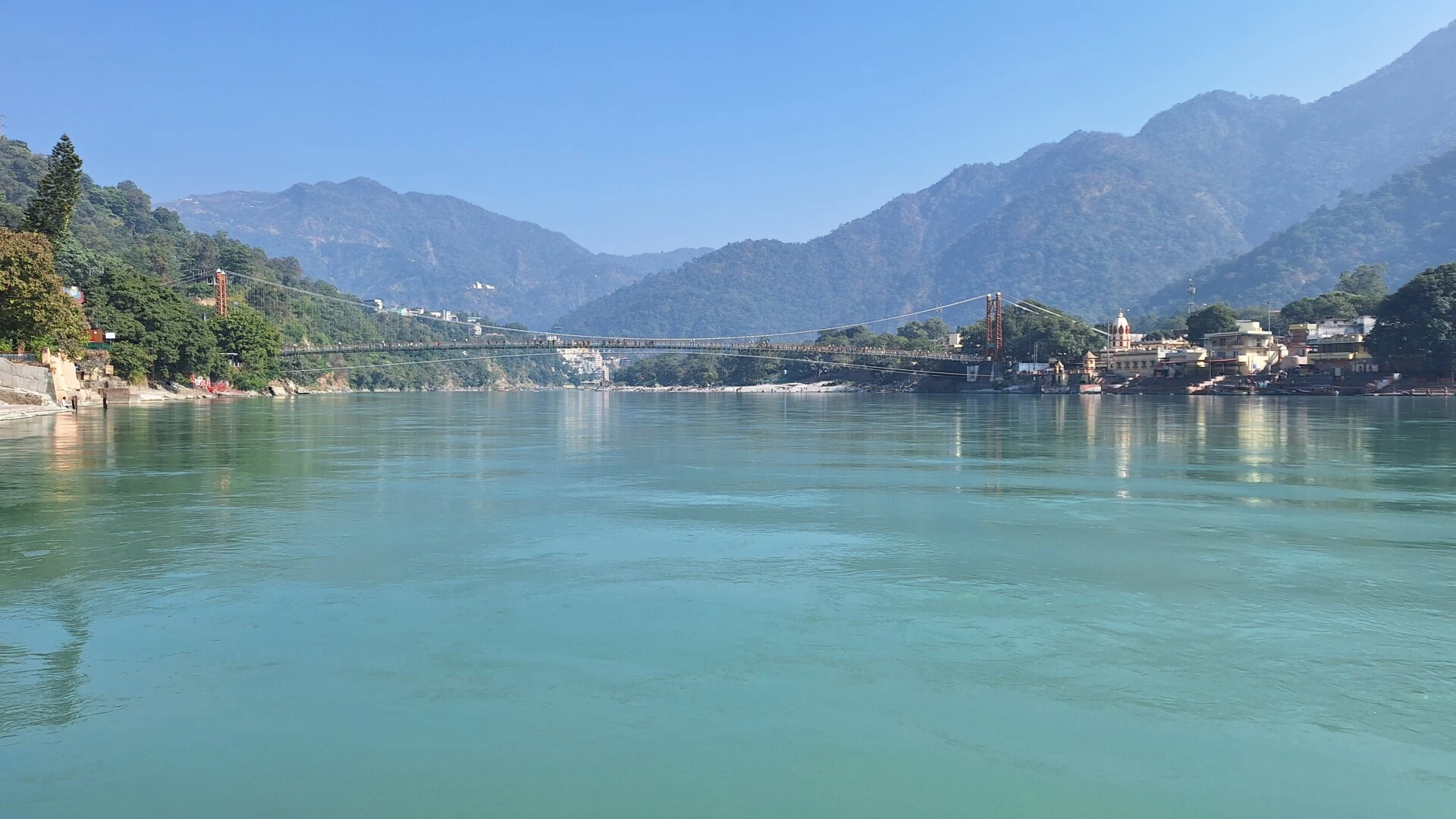 Rishikesh a los pies del Himalaya y junto al río Ganges