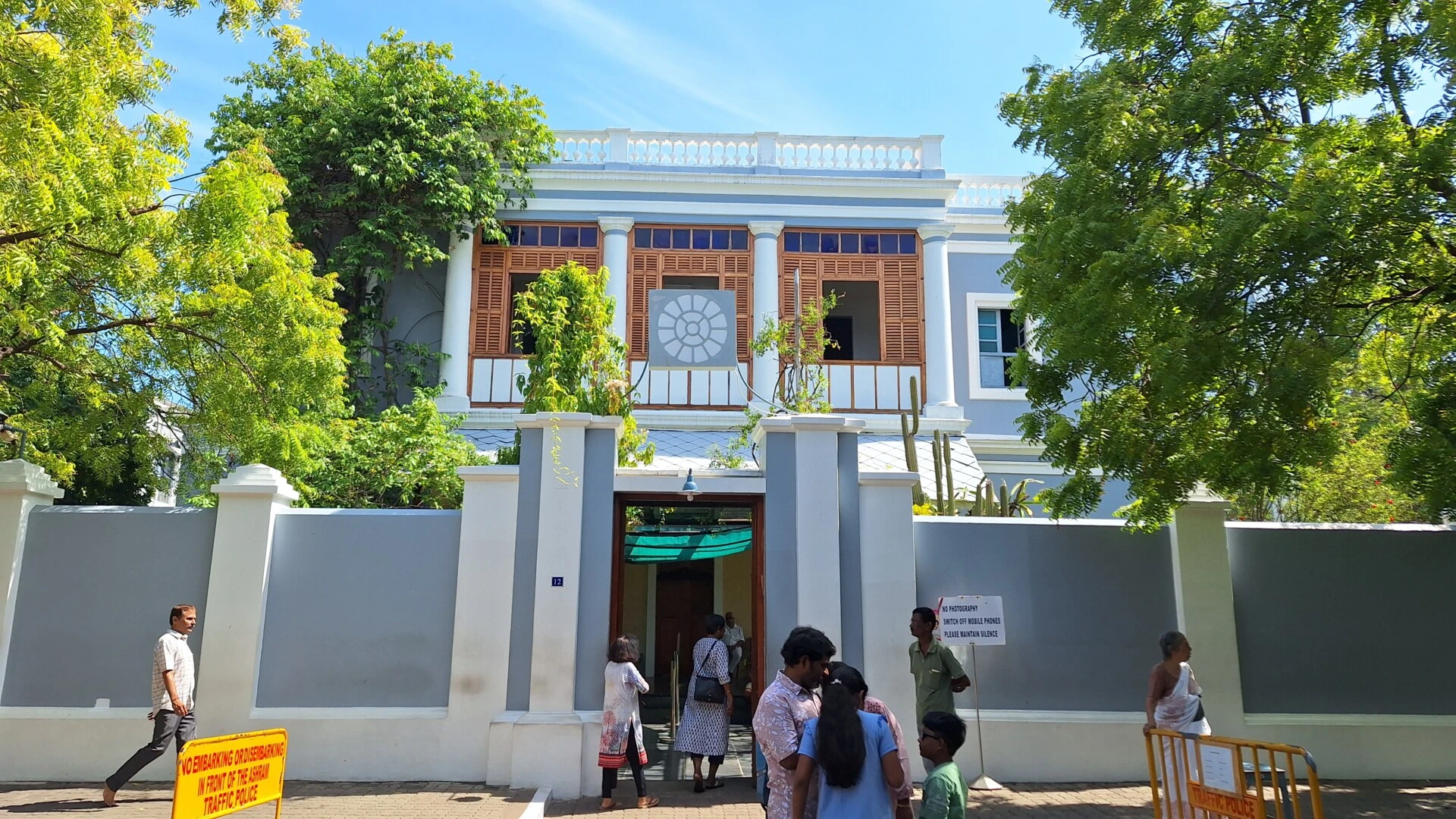 Sur India Yoga Espiritualidad Meditación Advaita Vedanta Retiros Peregrinajes Turismo Pondicherry Sri Aurobindo