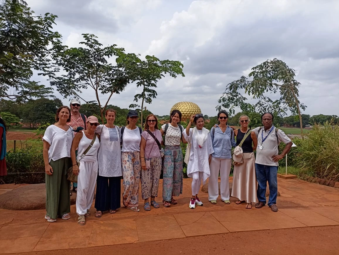 Sur India Yoga Espiritualidad Meditación Advaita Vedanta Retiros Peregrinajes Turismo Auroville