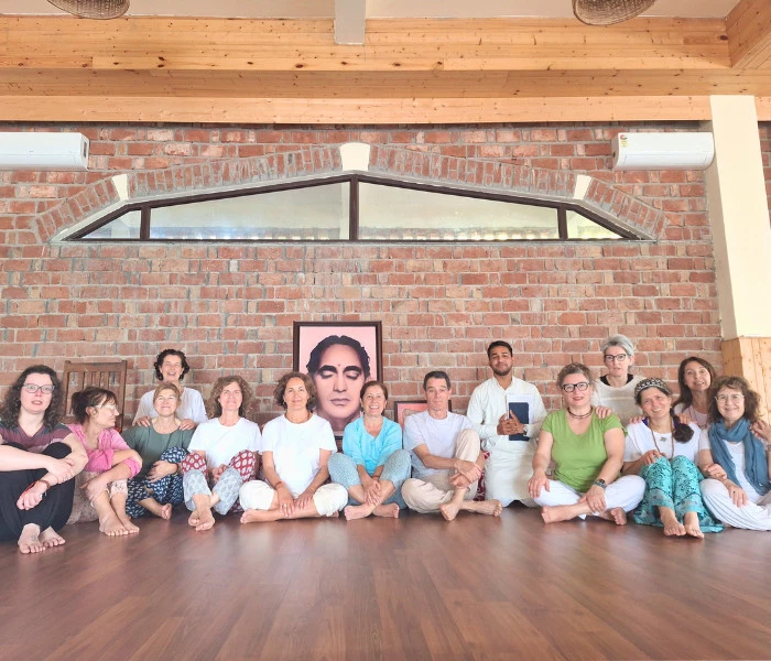 Últimos momentos del retiro de yoga y meditación en India