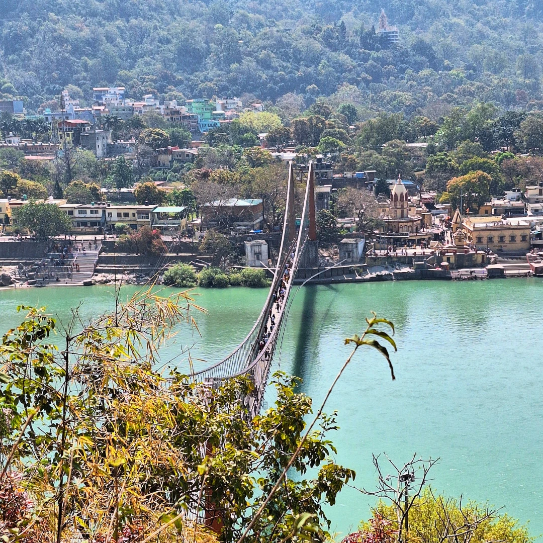 Panorámica de Rishikesh, la capital mundial del yoga