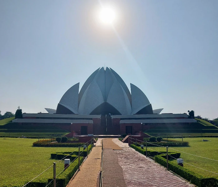 Llegada a Delhi al inicio del retiro de yoga en India